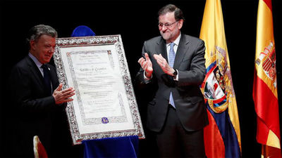 Rajoy entrega a Juan Manuel Santos el premio Nueva Economía Forum