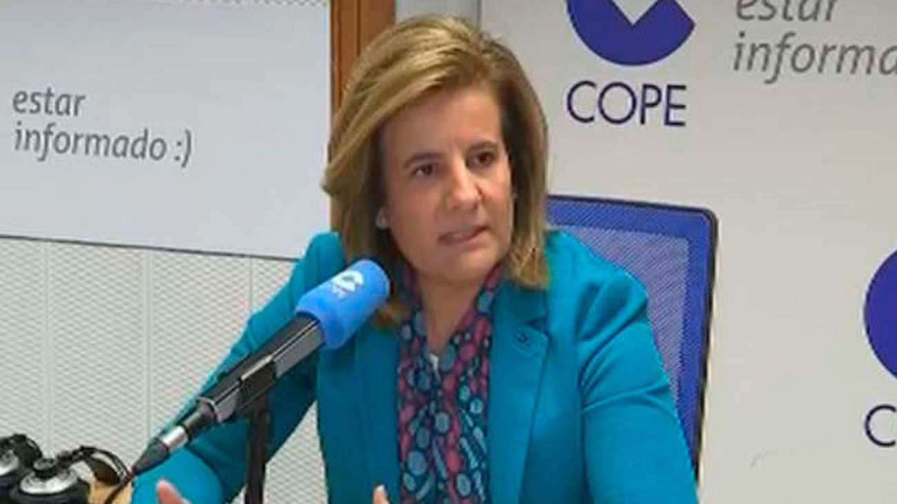 Báñez quiere ver a los sindicatos "en las mesas de trabajo"