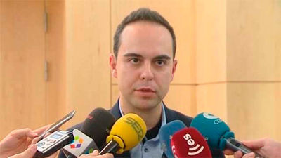 Los cooperativistas de Cuatro Caminos piden a gritos la dimisión de Calvo