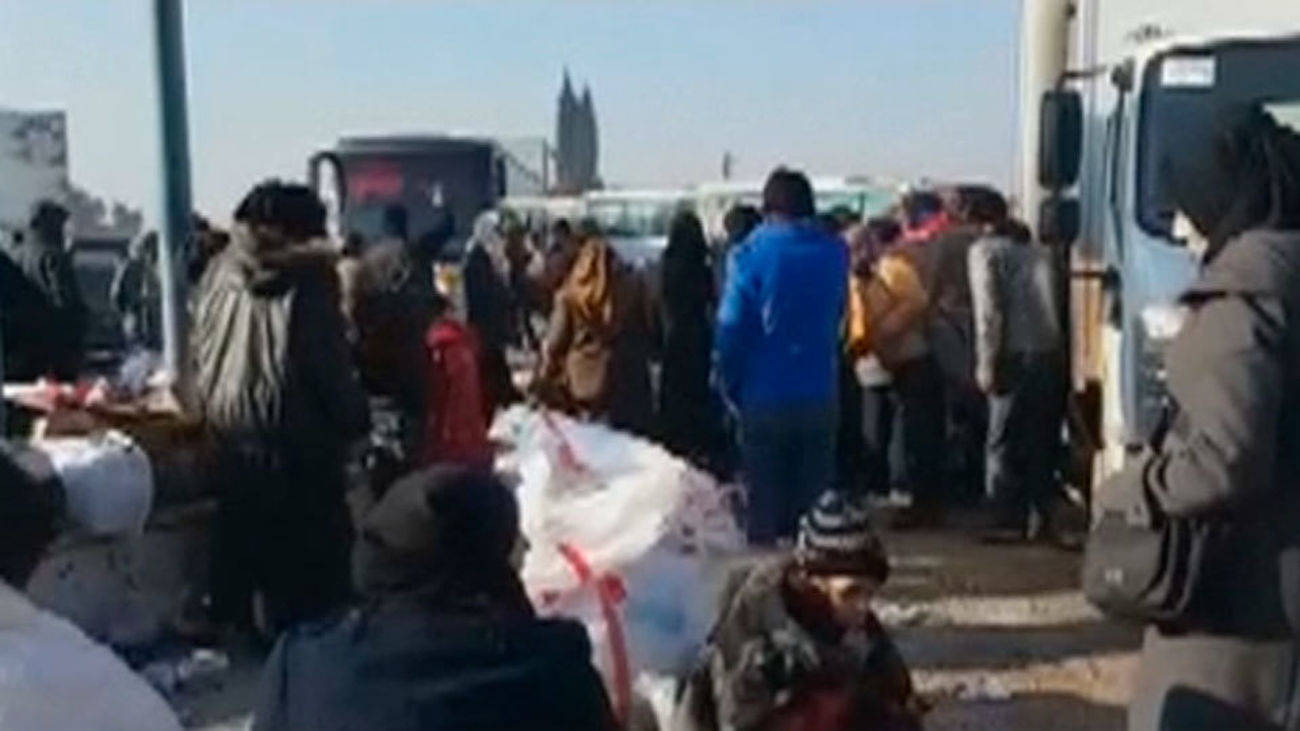 Se reanuda la evacuación en Alepo, de donde han salido ya 4.500 personas