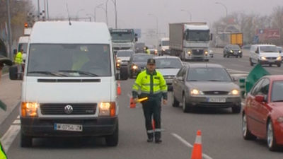 LA DGT espera 16,7 millones de viajes en Navidad, 3 millones más que en 2015