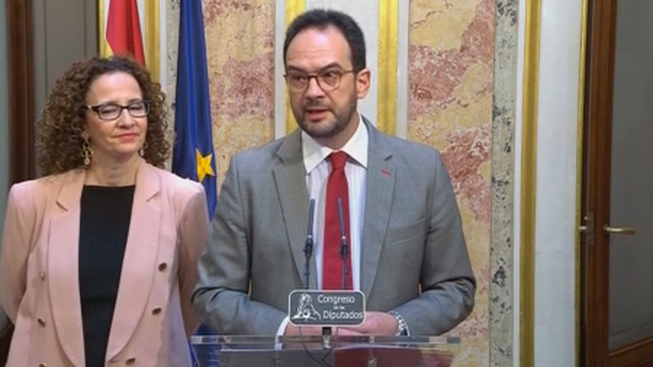 Gobierno y PSOE conversan para agilizar la devolución de las cláusulas