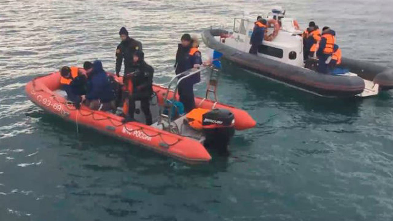 Rescate de los restos del avión