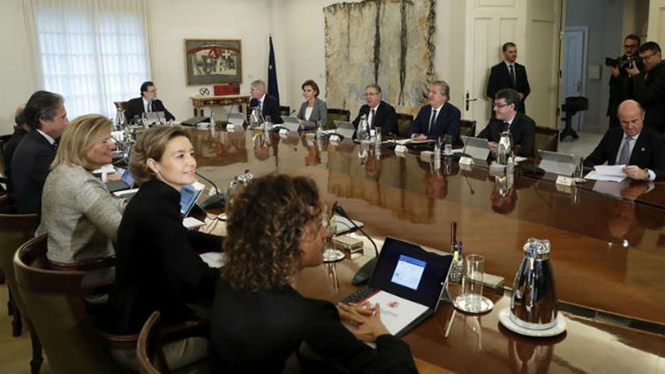 El Consejo de Ministros aborda la situación si el Parlament da trámite a la Ley del Referéndum