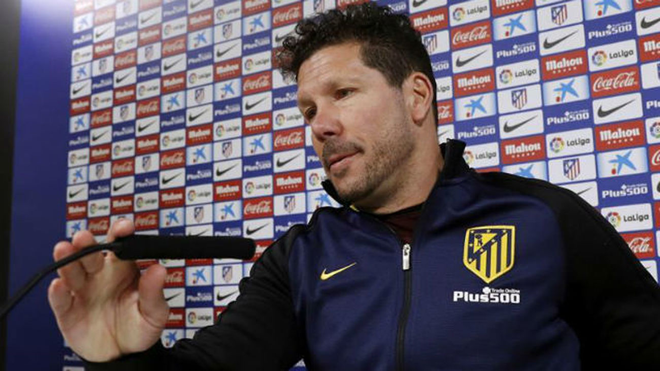 Simeone: "Hinchas y jugadores me tendrán que seguir sosteniendo o soportando"
