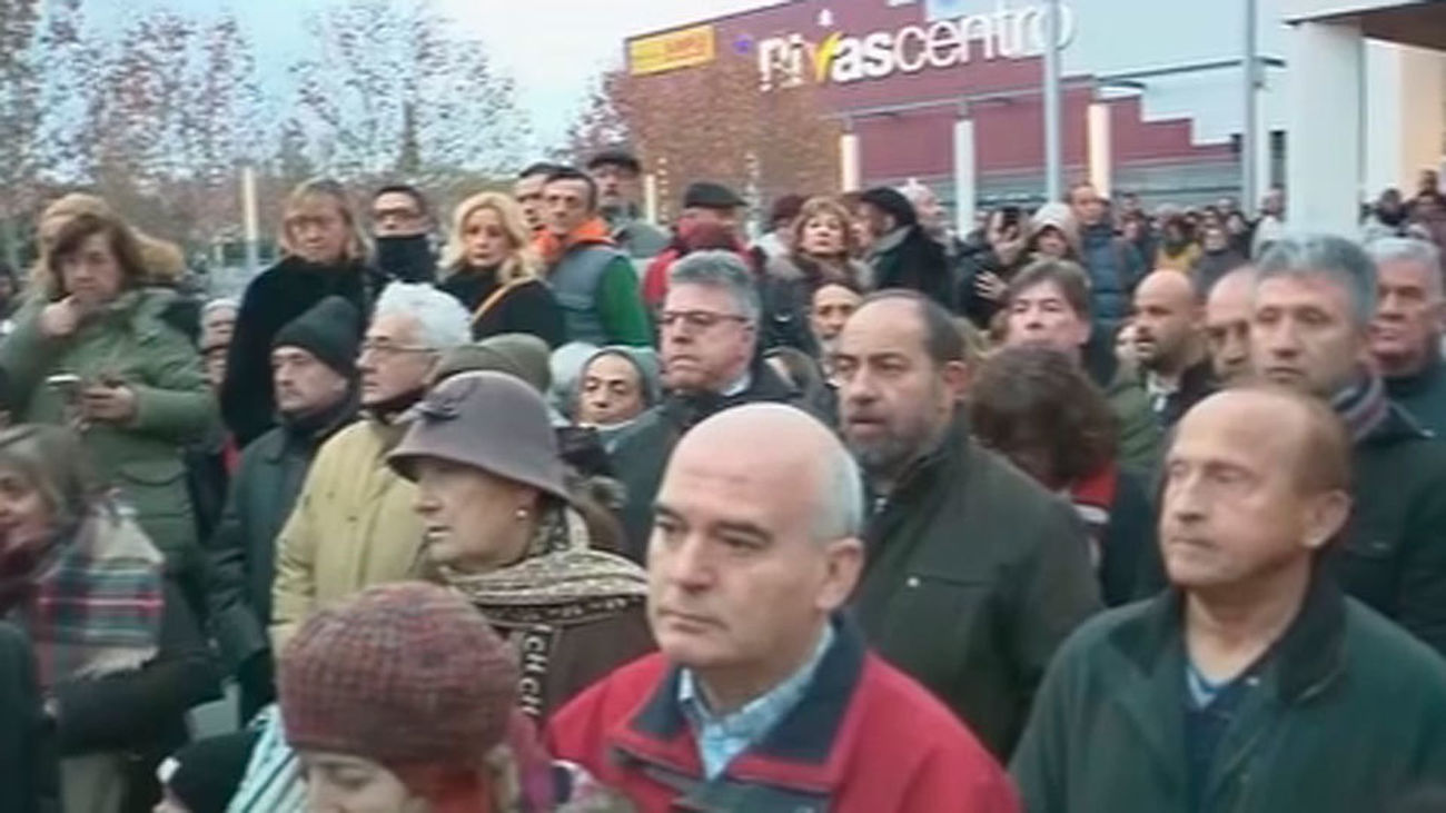 Cientos de personas claman en Rivas contra el asesinato de una de sus vecinas