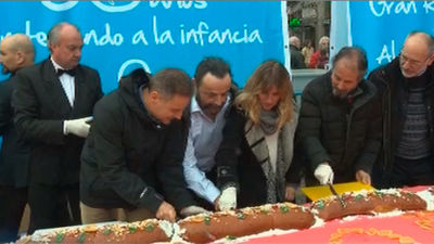 Aldeas Infantiles reparte en la Puerta del Sol 1.500 kilos de roscón