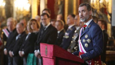 El Rey pide a las Fuerzas Armadas no bajar la guardia contra el terrorismo