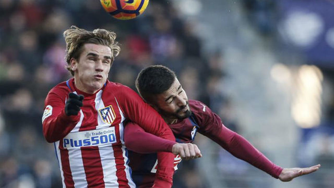 Antoine Griezmann ante el Eibar