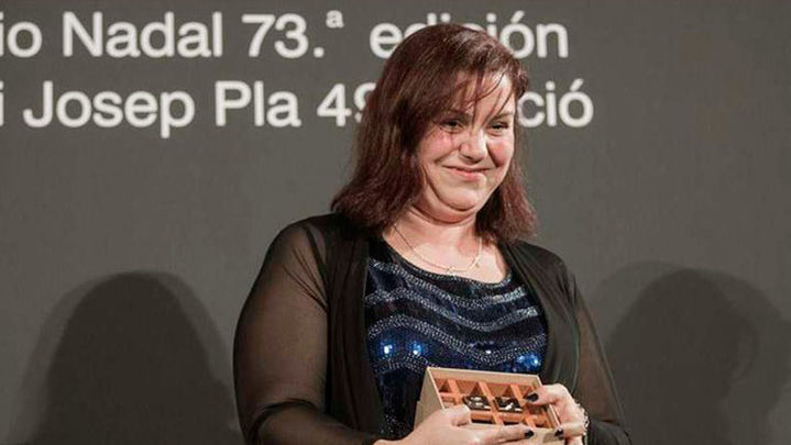 La escritora barcelonesa Care Santos gana el Premio Nadal