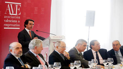 Aznar: "Déficit y deuda son lo contrario de lo que necesita la economía española para crecer"