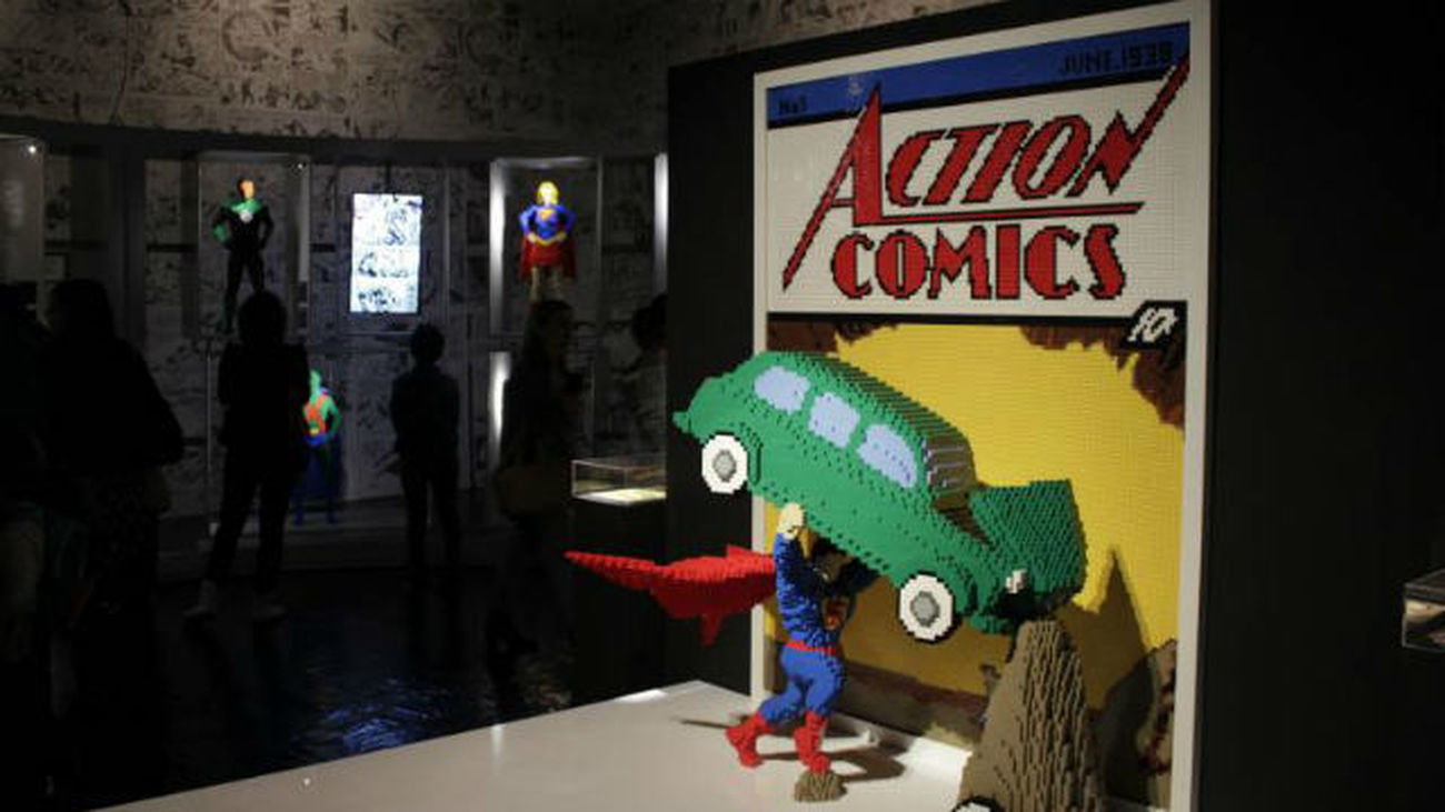 La muestra que construye superhéroes con Lego se prorroga al 12 de febrero