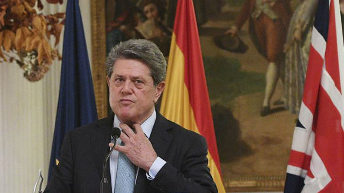 El Gobierno acuerda el relevo de Trillo "a petición propia", como embajador en el Reino Unido