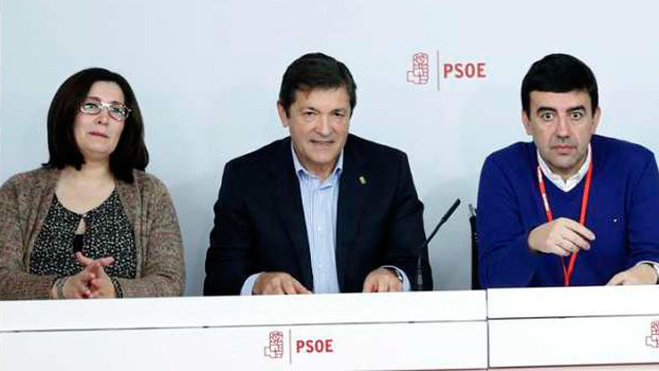 El PSOE aprueba primarias  en mayo y el Congreso los días 17 y 18 de junio