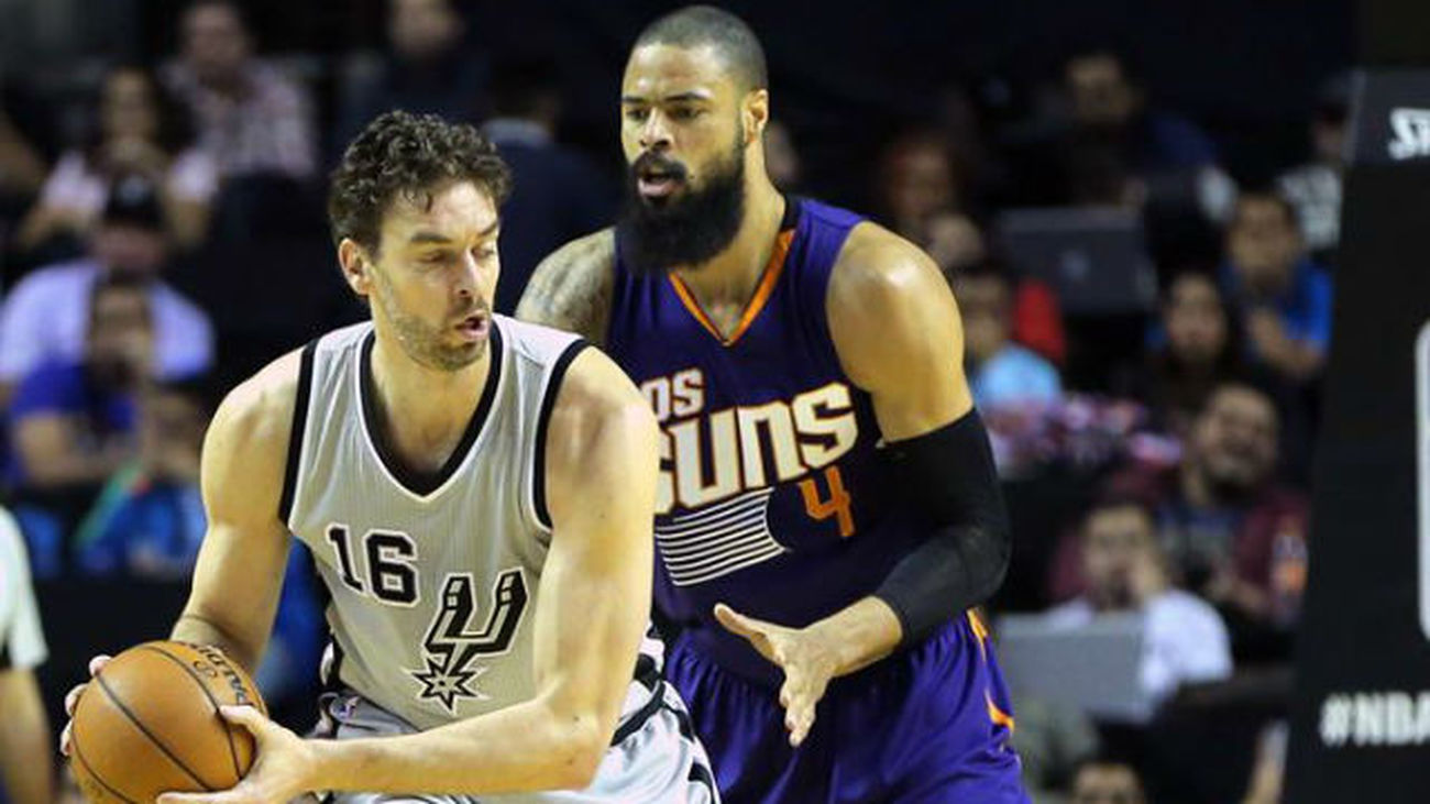 Pau Gasol ante los Suns