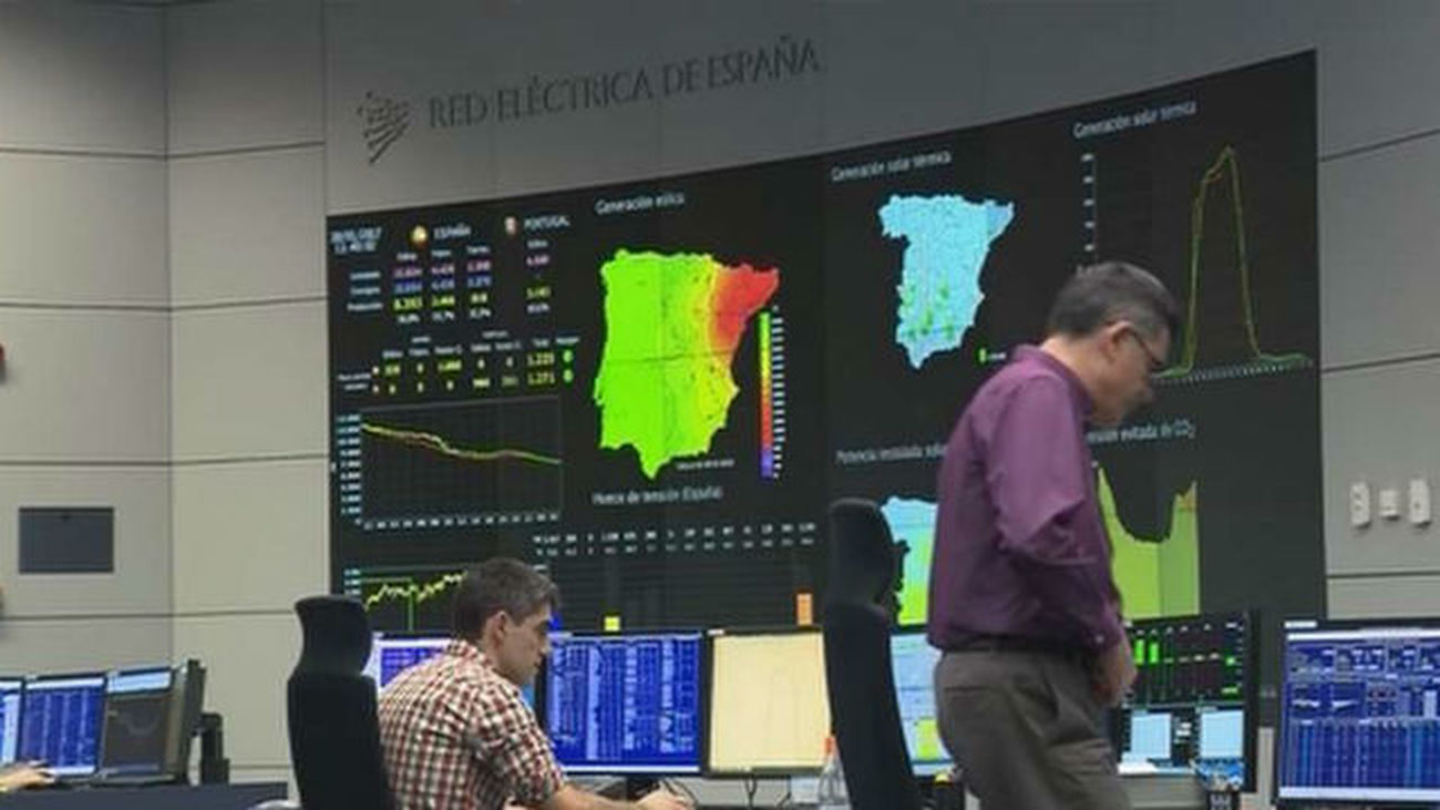 El Gobierno adelanta que el recibo de la luz subirá 100 euros al año