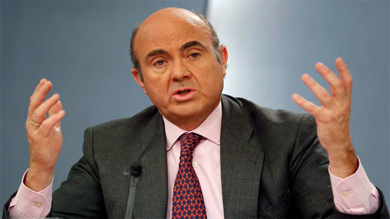 De Guindos avanza que España puede salir del déficit excesivo este mismo año