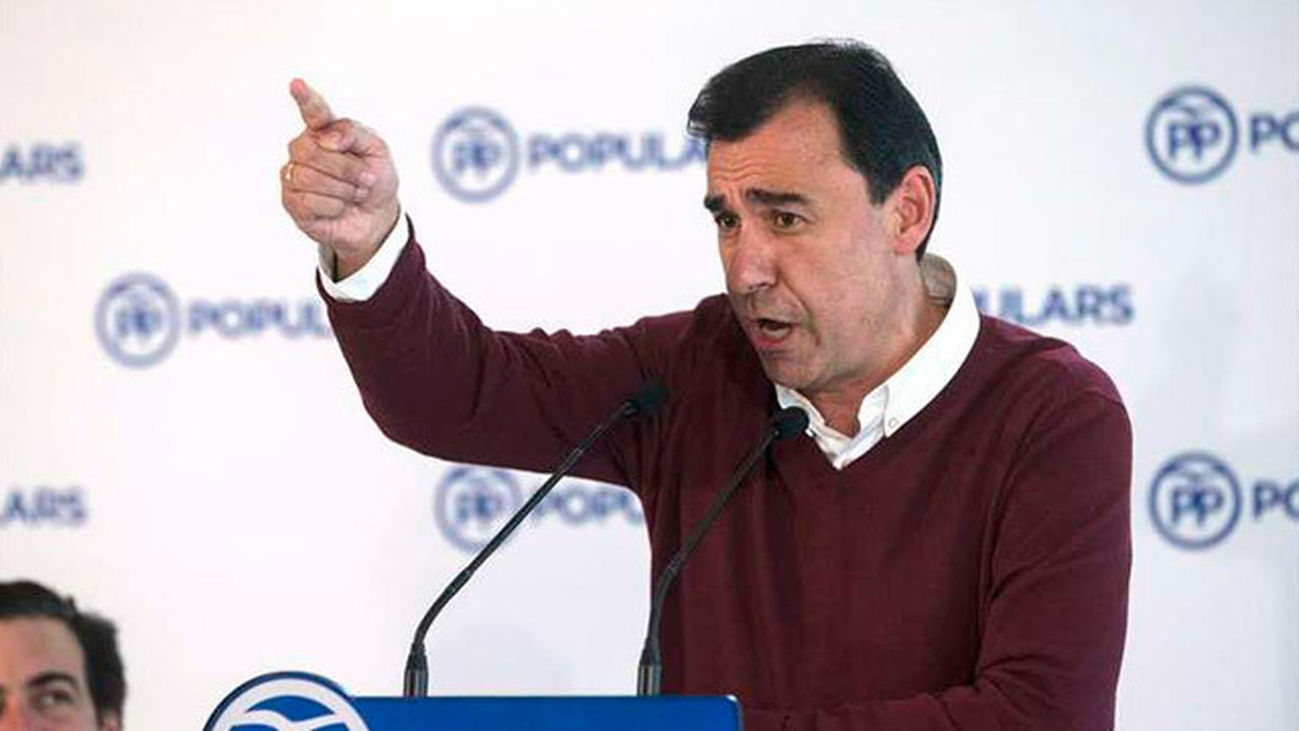 Maíllo pide "moderación" a C's y que negocie con el partido que ganó en Murcia