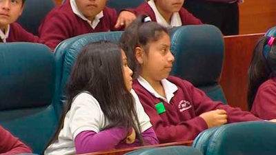 150 escolares madrileños se convierten en diputados por un día en la Asamblea