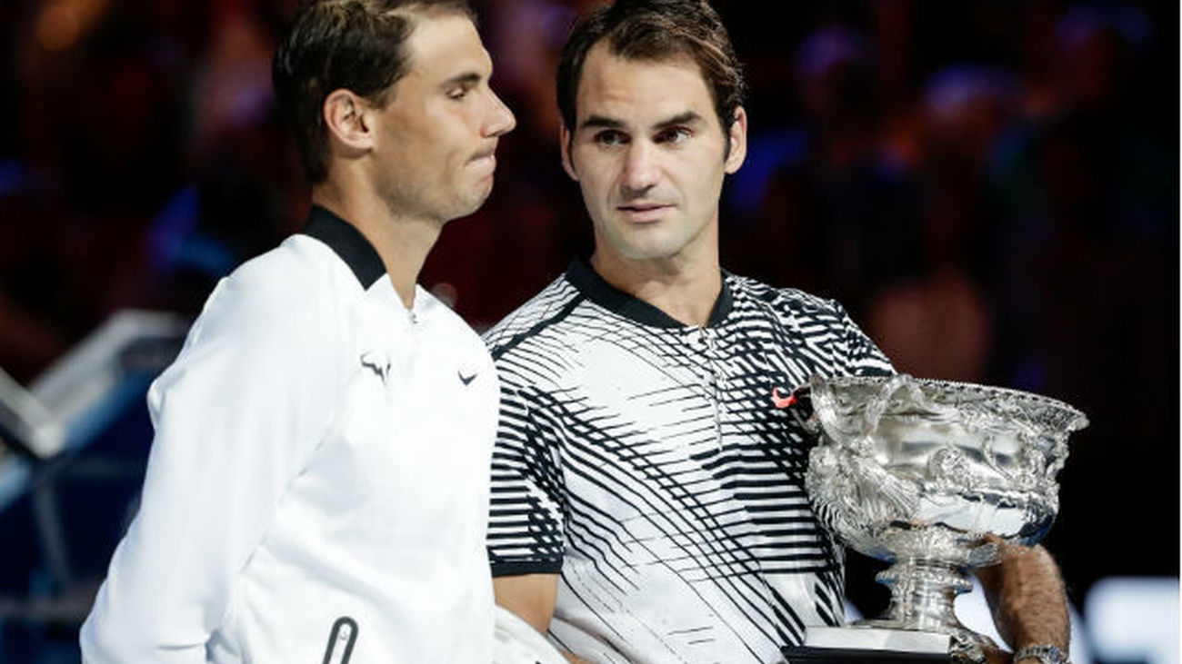 Federer se lleva la final de leyendas ante Nadal