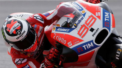 Lorenzo mejora en Sepang en unos tets dominados por Iannone y Viñales