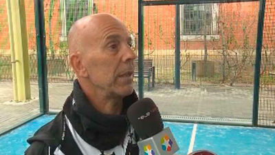 Antes de junio habrá una plan para conservar los campos de fútbol y padel de Chamberí