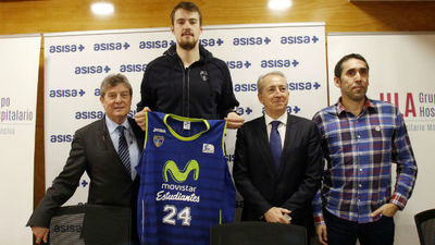 Balvin, un fichaje para "mirar menos hacia abajo y más hacia arriba"