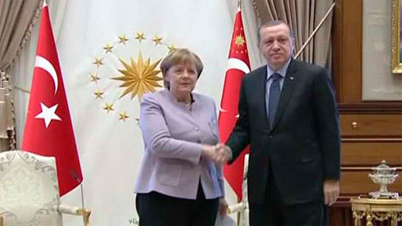 La canciller alemana, Angela Merkel y el presidente de Turquía, Recep Tayyip Erdogan
