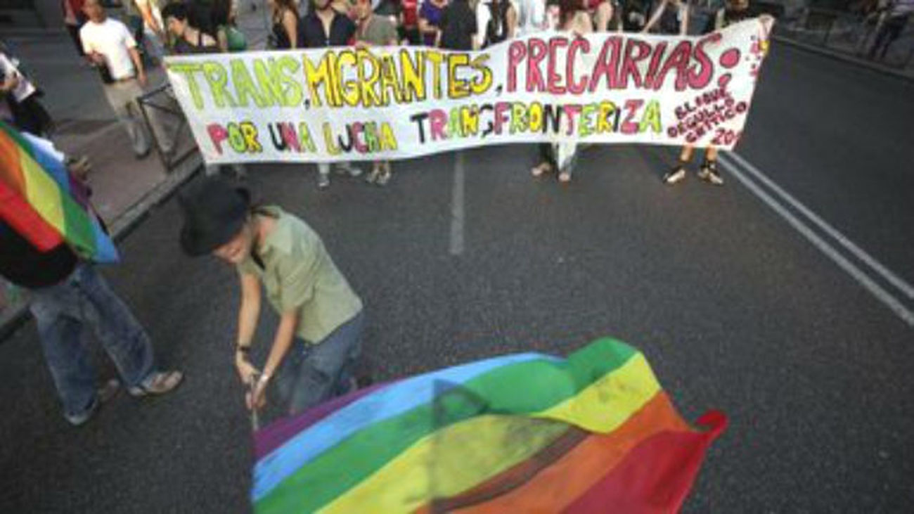Concentración en Vallecas  en repulsa por la agresión a la activista transexual Vicky