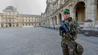 La Policía sospecha que el atacante del Louvre es un egipcio de 29 años