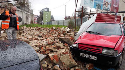 Hallan el cuerpo sin vida de un anciano debajo de un árbol en Muras (Lugo)