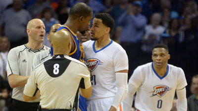 Durant se venga de los abucheos de Oklahoma con un gran partido