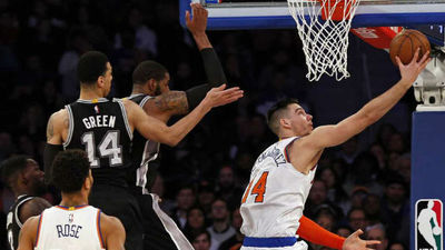 Willy salió de titular y brilla ante Spurs; doble-doble de Rubio