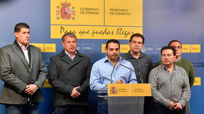 Los estibadores continúan la huelga al no lograr un acuerdo con la patronal