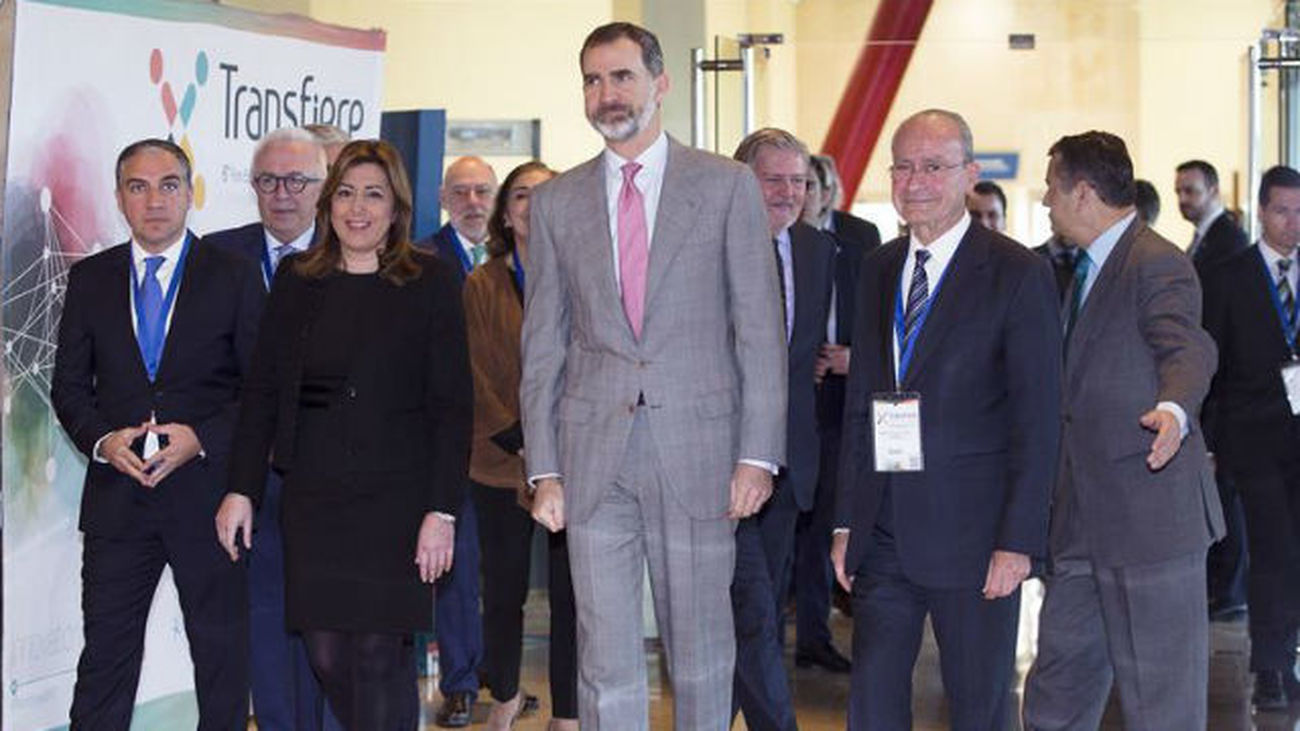 El rey Felipe VI junto a la presidenta de la Junta de Andalucía, Susana Díaz