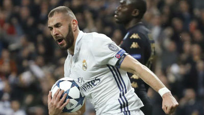 3-1. El campeón saca músculo ante un valiente Nápoles