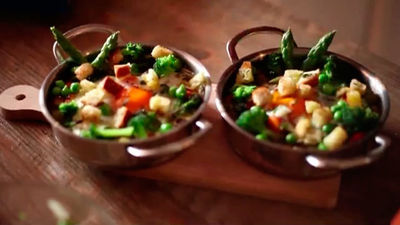 La receta del día: Huevos al plato con vegetales y crutones