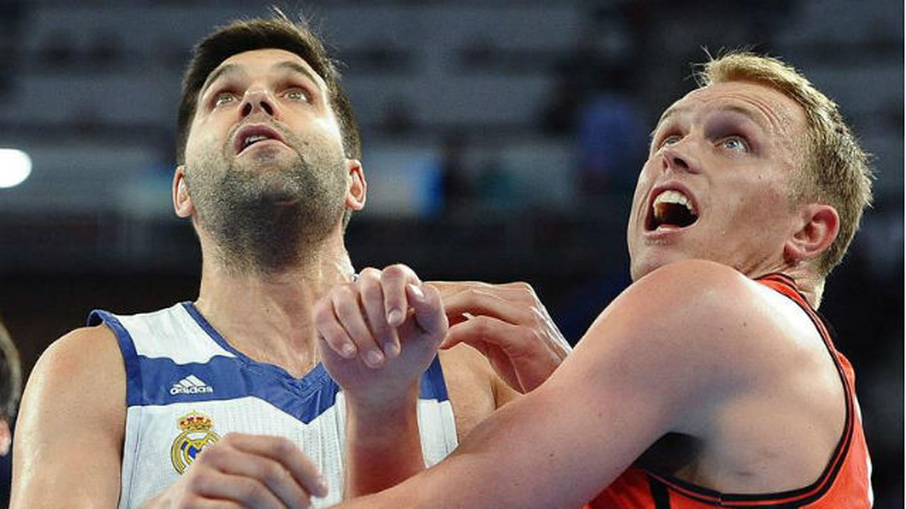 Felipe Reyes ante el Valencia Basket