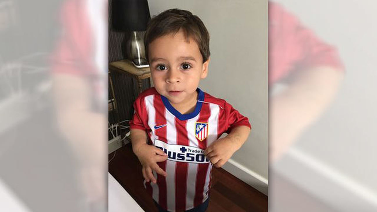 Nicolás, de 3 años, es el socio 100.000 del Atlético de Madrid