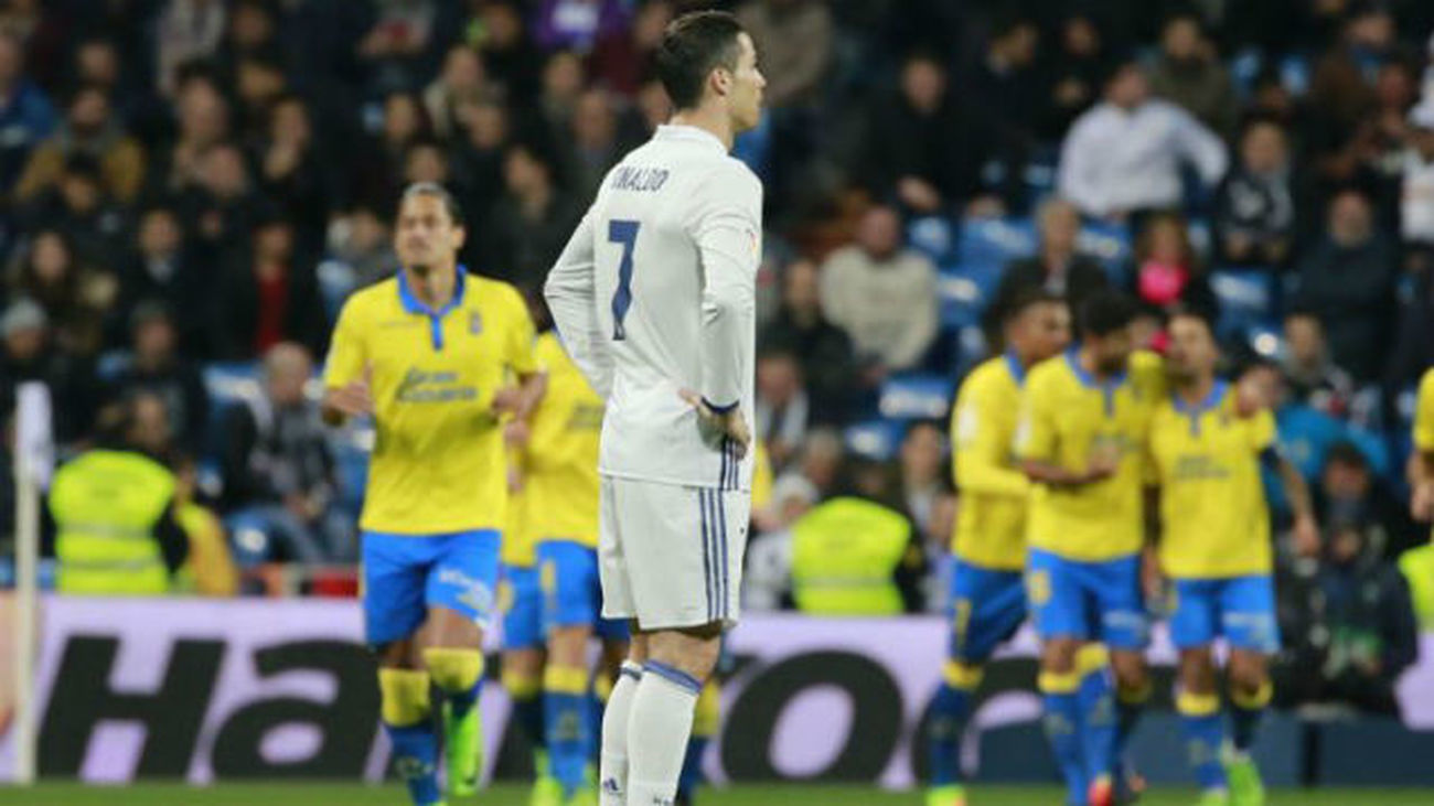 3-3. El Real Madrid remonta dos goles en cuatro minutos y con 10 jugadores