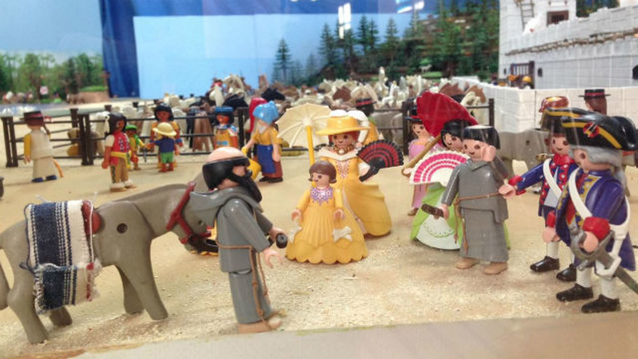 Miles de juguetes antiguos y de colección en el Mercado del Juguete de Madrid