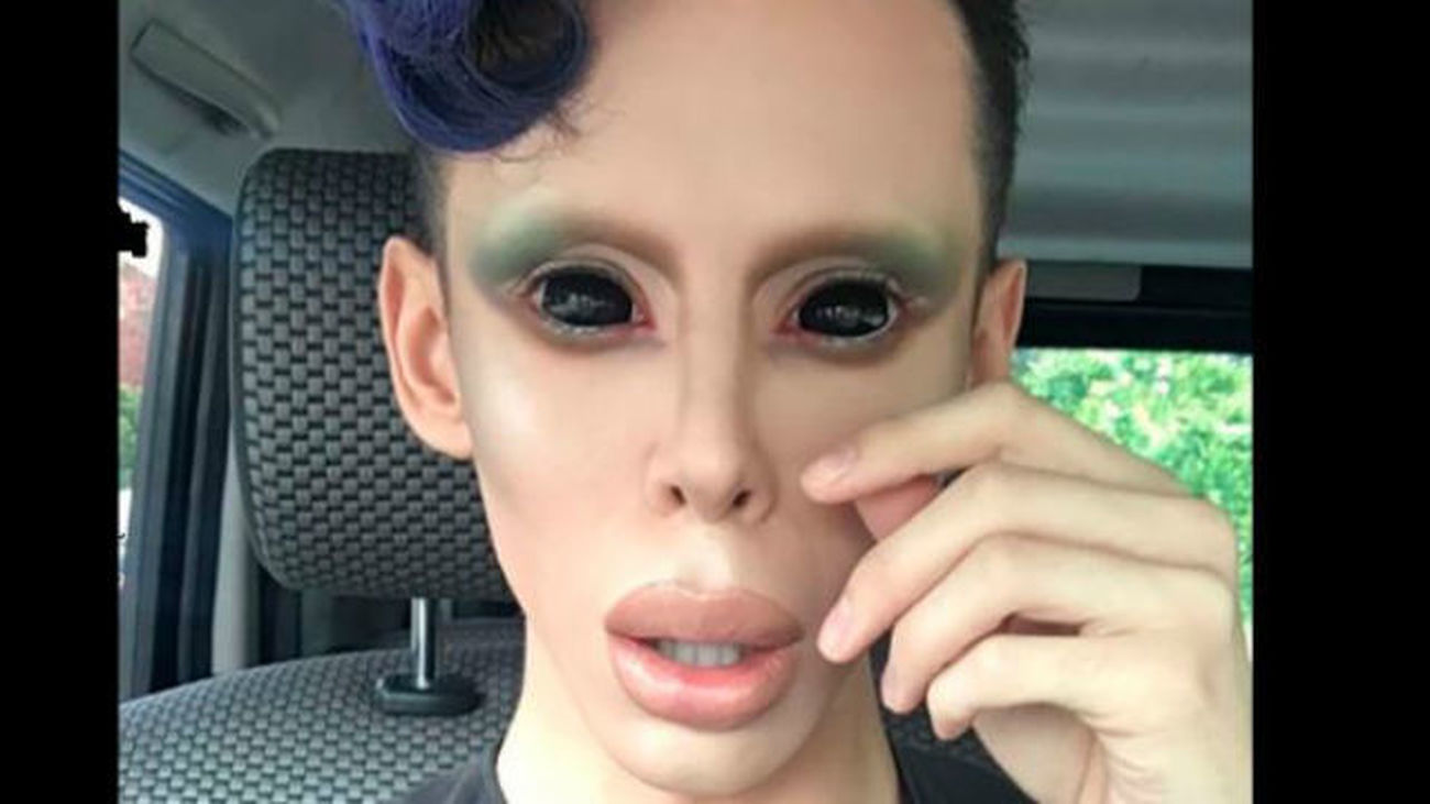 Un joven de Los Ángeles gasta más de 47.000 euros para convertirse en un 'alien'