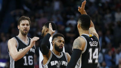 Pau Gasol y Leonard amplían la racha triunfal de los Spurs