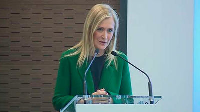 Cifuentes llama a "recuperar ilusión" en el PP sin pensar en el pasado