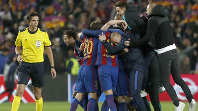 El polémico arbitraje de Aytekin que mete al Barça en cuartos