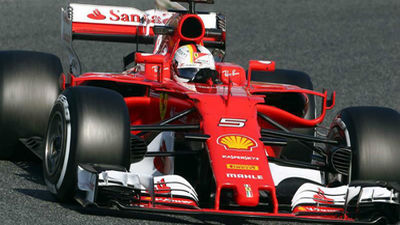 Vettel bate el récord de Bottas y el McLaren provoca dos banderas rojas