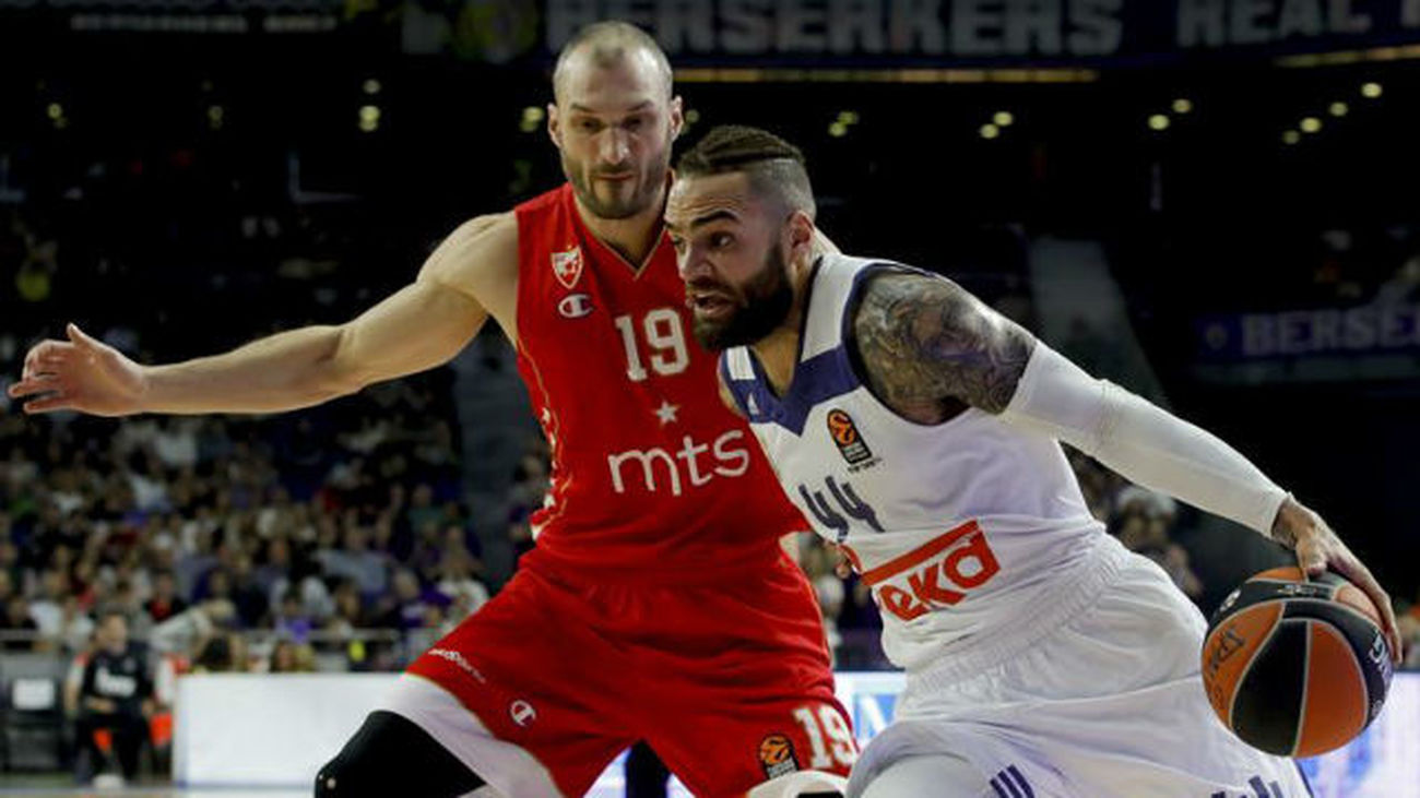 Jeffery Taylor ante el Estrella Roja