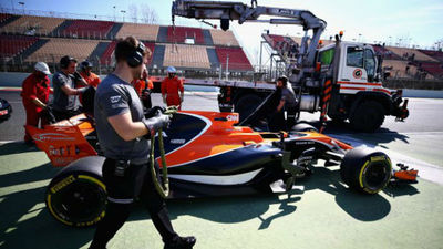 Pesadilla para Fernando Alonso en el último test de Montmeló