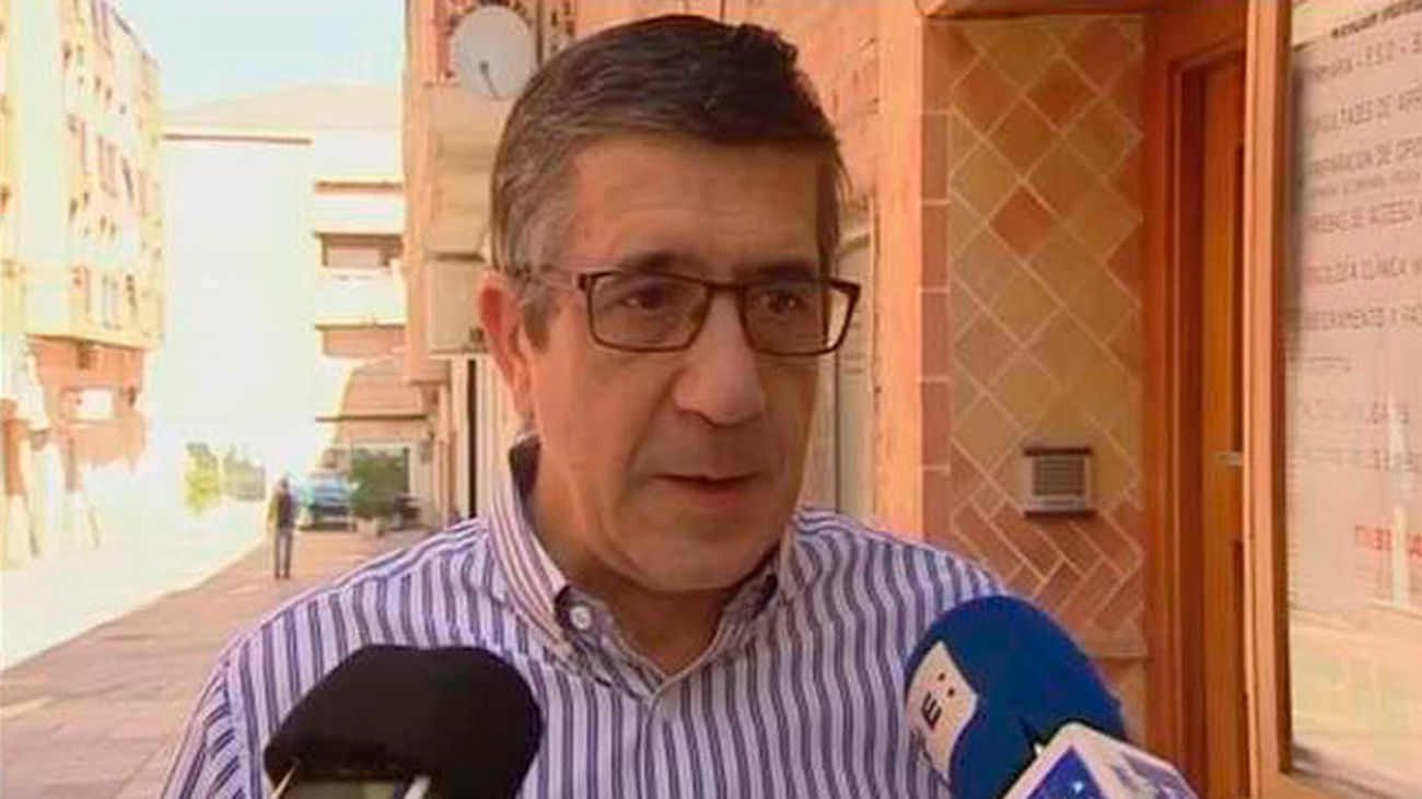 López no quiere un PSOE "que tenga complejos" al mirar a otras formaciones