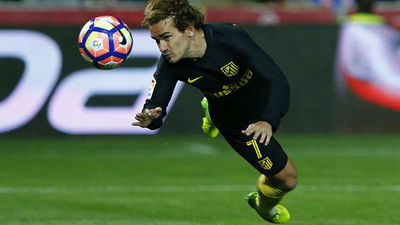 0-1. El Atlético gana en Granada y aprovecha el patinazo del Sevilla